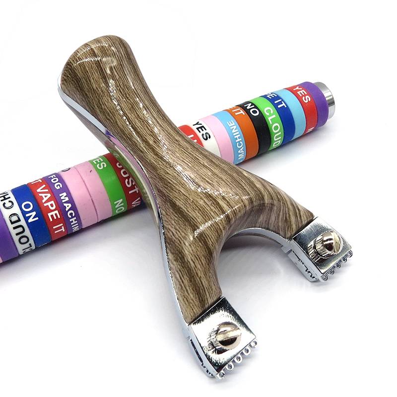 Naked bow with aim -- large plate of chicken (grey cash)